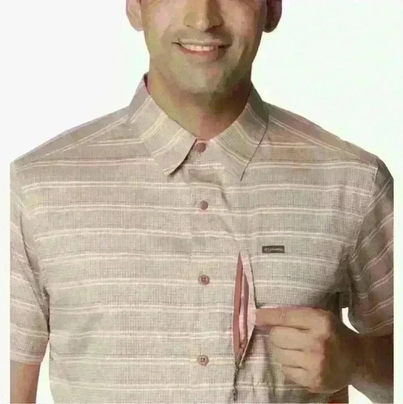 COLUMBIA | Men's Auburn Chambray Silver Ridge Utility Striped Short Sleeve Shirt - Picture 4 of 10